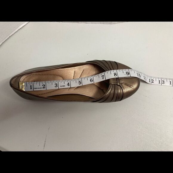 BARE TRAPS, Narizona Style, gold color, 7.5 flats, slip on, leather/man-made - Picture 14 of 15